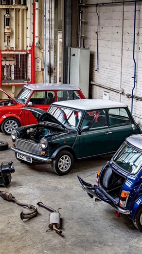 How the Classic Mini keeps its cool. 🧊🚗 #classicmini #minicooper #enginebuild #carrestoration #mechanicsoftheworld | MINI Cooper Photography
