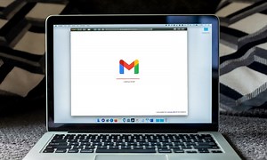 How to write a PR pitch email