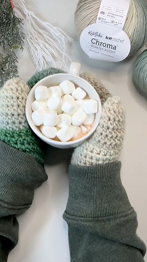 🧤 Keep hands warm with these easy beginner mittens! Simple stitches worsted yarn = a cozy pair you’ll actually finish. Free pattern → https://www.hookedonhomemadehappiness.com/easy-beginner-mittens-crochet-pattern/ #CrochetMittens #BeginnerCrochet #FreePattern #CozyHands #HandmadeWinter | Hooked On Homemade Happiness