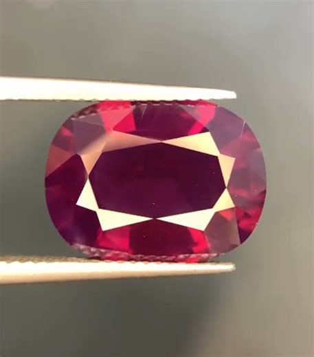 Natural Kashmir Purple Red Ruby Top AAA Quality 9.79 Carats Gemstone GIA