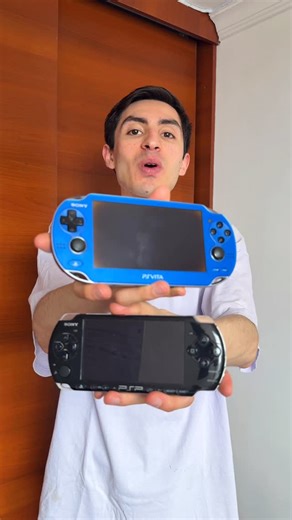Nicolas Andrey on Instagram: "PS VITA vs PSP 👾"