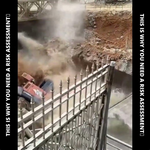 Daily Safety Fails🤯This is WHY You Need A Risk Assessment😳– Excavator Falls Into River🤯 #Safetyfails