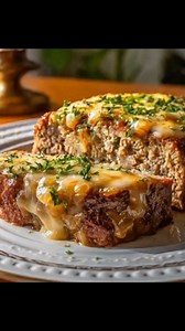 French Onion Meatloaf ingredients 2 lbs ground beef 2 large onions thinly sliced 2 eggs Salt and pepper to taste Full Recipe in Coʍmеոτ 💬 | Easy Diabetic Recipes