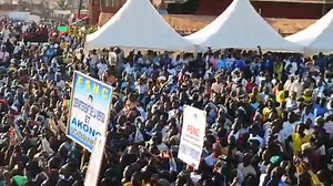 Tchiroma... Tchiroma... Tchiroma, le peuple a choisi son futur président. Je suis avec vous, je vous défendrai. Merci Yaounde | Tchiroma 2025