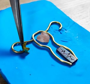 241K views · 758 reactions | Husband creates DIY maternity jewelry for his wife | 5-Minute Crafts Men | Facebook