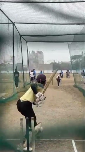 front foot defence... #viral #cricketlover #viratkohlishatak #cricket #viralvideo