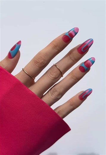 Makijaż paznokci z efektem jelly na lato
