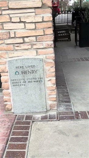 I ALMOST WALKED RIGHT PAST THIS PIECE OF AUSTIN HISTORY