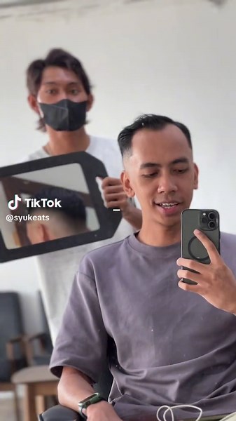 [Johor Bahru] I find joy going to barbershops that don't rush my haircut!! And this shop definitely is the shop to go for! @Krattonsorium @Hazekbucksoo This is a barbershop in Johor Bahru, JB. Located very near to KSL & City Square! Go and check it out! #SyukEats #SyukTravels #JohorBahru #BarbershopInJohorBahru #TamanMelodies