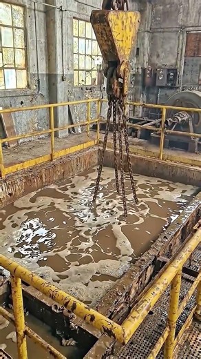Satisfying Rust Removal on Marine Propeller “100 Years Rust Disappears” #rustremoval #automobile