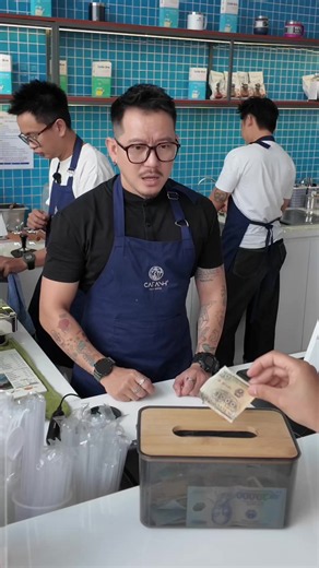 1 ngày 3 khách típ cỡ này là nhảy không có sức làm luôn quá… Mời cả nhà tới trải nghiệm tại các hệ thống của Cát Anh Tea & Coffee: ☕️Thành Phố Hồ Chí Minh 👉Shophouse C01.03 Khang Điền Safira, 454 Võ Chí Công, Phú Hữu, Quận 9, TP.HCM ☎️Hotline: 0706110107 👉S3.17, The Sun Avenue, Mai Chí Thọ, Quận 2, TP.HCM ☎️Hotline: 0347990233 ☕️Thành Phố Bảo Lộc 👉02 Cù Chính Lan, Phường 1, TP. Bảo Lộc ☎️Hotline: 0947062609 👉74 Hoàng Văn Thụ, Phường 1,TP. Bảo Lộc 👉22 Nguyễn Công Trứ, Phường 1, TP. Bảo Lộc (