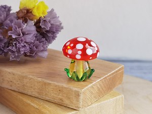 Miniature Mushroom Figurine Toadstool Decor Mushroom Gifts Toadstool Ornaments Tiny Glass Animals Desk Decor Glass Mushroom Tiny Mushroom - Etsy