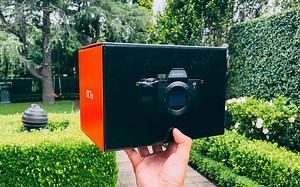 【开箱】索尼a74快速开箱，上手对比a1，a7c和a72！