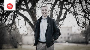 Kesä, joka muutti kaiken – Eemeli Peltosen puoliso kertoo MTV:lle, mitä tapahtui ennen kansanedustajan kuolemaa