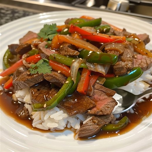 Pepper Steak aux Poivrons et Oignons 😍😍😍 .... 𝐋𝐚 𝐫𝐞𝐜𝐞𝐭𝐭𝐞 𝐜𝐨𝐦𝐩𝐥è𝐭𝐞 👇👇👇 | Recettes faciles