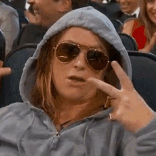 10 GIFs That Prove Amy Poehler Is the Best Person to Have in the Audience at Awards Shows