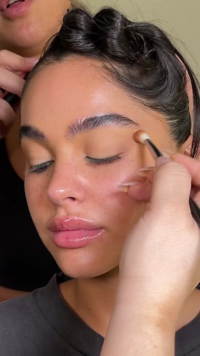 Wing liner nude lip #HausLabsFoundation #losangelesmakeupartist #lamua #makeup #makeuptutorial #professionalmakeupartist #promua