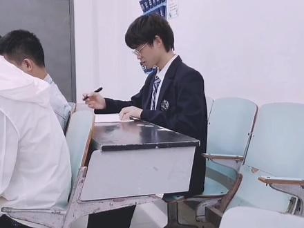 终于在学校看到活的dk了 #封闭式管理的大学生 #dk #dk制服