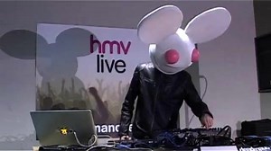 Deadmau5 playing live hmv Manchester to promote his new album: For Lack Of A Better Name. Friday, 09 October 2009 | hmv