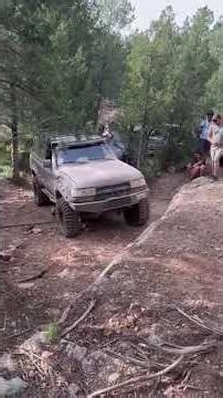 Toyota Land Cruiser 80 Climbs a Vertical Wall