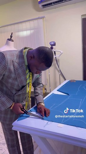 Creating a Handmade Bespoke Suit: Tailoring Expertise