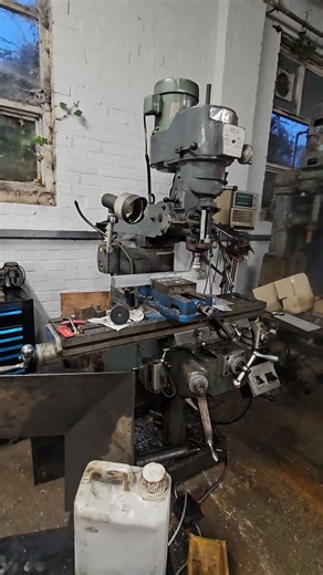 resizing material on the milling machine. #resizing #material #materialremoval #millingmachine