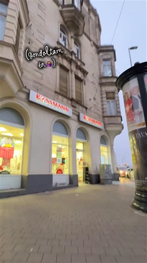 Nora Beauty on Instagram: "Ha még egy pár apróságra szükséged van, akkor tökéletes választás a Rossmann. A kiemelt üzletekben még van lehetőségetek beszerezni a legszebb Nora Beauty karácsonyi ajándékokat!😍✨ #norabeauty"