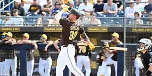 Sheets powering up -- and buying in -- with Padres