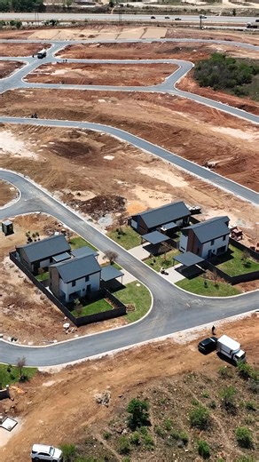 The address that will change everything. Kings Walk Estates is coming to Pretoria East soon. Quality finishes, private gardens, and easy access to Solomon Mahlangu Drive and the CBD. Three-bedroom, two-bathroom homes are selling from R1.39M. Click LEARN MORE to take the first step. | Central Developments