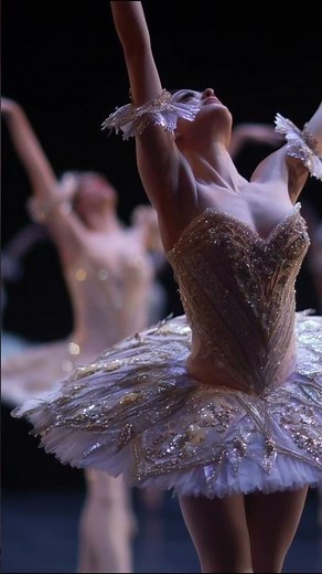 Pyotr Ilyich Tchaikovsky - The Nutcracker Suite, Op. 71a.No. 7: Dance of the Mirlitons #classical