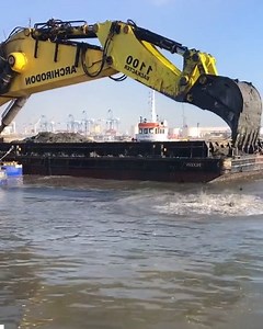 20M views · 289K reactions | From Ocean Depths to Rocky Heights: Excavators in Action #bulldozer #construction #constructionlife #excavators | Fatafatnews | Facebook