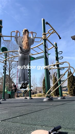 mid walk pull-ups today #boom