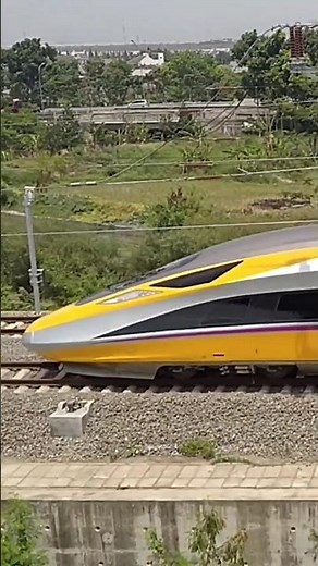 ICONIC! WHOOSH Bullet Train KCIC400AF-CIT