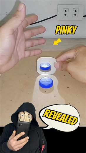 The Mask | Official Page on Instagram: "MIRROR MAGIC TRICK REVEALED 🪄😉 #magic #tricks #foryou #magician #tutorial #viral #perte #trending #trend #viralvideos"