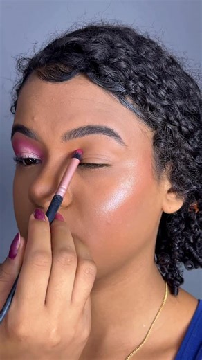 Quem aí ama uma maquiagem rosa?😍💕 #maquiagemrosa #tutorialmaquiagemrosa @mercadolivremoda Id: 1LH0V3-FM52 #OMelhorDaBeleza #MercadoLivreModa | Luh Viana Makeup