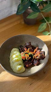 If you’re looking for a dish that brings the drama and the decadence … then my porcini-braised beef is here to deliver! Whipped up in my All Day Pot just in time for tonight’s TS. Catch me live on @hsn at 9pm PST/12am EST. See you then! RECIPE Serves: 6 Prep time: 15 mins Cook time: 3 hours 20 mins INGREDIENTS 3 lb beef chuck roast, cubed 2 tbs flour 2 tbs porcini mushroom powder 1 cup diced guanciale or pancetta 4 shallots, sliced 1 lb crimini mushrooms, quartered 6 garlic gloves, chopped 1 cup