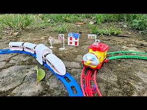 Unboxing dan Merakit Mainan Kereta Api Electeic Train, Kereta Api Rolling Train