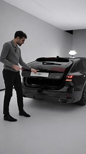 How does the trunk cover in the A6 Avant work?