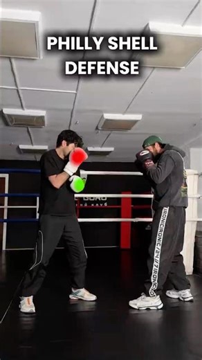 How to Use the Philly Shell Defense✔️ #boxer #boxingtraining #boxingcoach #phillyshell #boxing