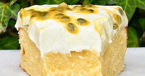 Citronkladdkaka med vit chokladkräm & passionsfrukt | Hannas bageri