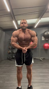 Connor Rudelhoff on Instagram: "Still got some lines and cheek bones. Another 4 weeks and then it’s time for a big push 🤜💪 #offseason #bulking #bodybuilder #bodybuilding #fitnessmotivation #gymmotivation"
