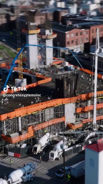 Making concrete cool..😎 - - - #ConcreteSystems #ConcreteWork #SlabOnGrade #ConstructionSite #ConcretePour #BuildingStrong #HeavyConstruction #CommercialConstruction #ConcreteExperts #JobSiteViews #SiteWork #Infrastructure #ProjectInProgress #BuiltToLast