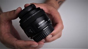 Watch Amazingly Crisp Macro Lens! Canon EF-S 35mm f/2.8 IS STM on Amazon Live