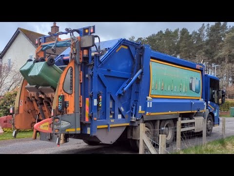 2015 Heil Powerlink Bin Lorry Collecting Plastic And Cans In Perth And Kinross