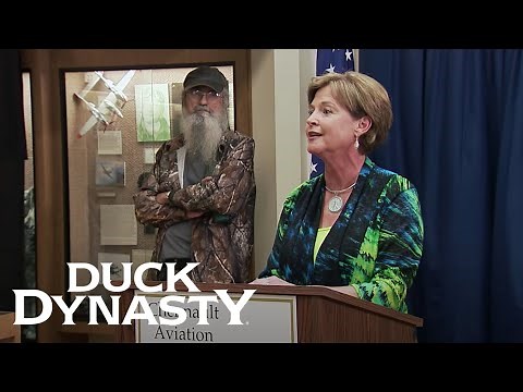 Duck Dynasty: Si is Honored for His Military Service (Season 8, Episode 2) | Duck Dynasty