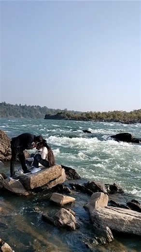 🙏🚩Maa Narmada ka paawan roop, माँ नर्मदा का पावन रूप, जबलपुर Jabalpur mein, Dhuandhar waterfalls