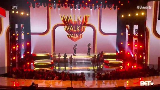 Migos Perform ‘Walk It Talk It’ at the 2018 BET Awards