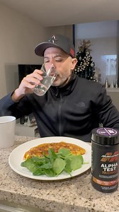 AlphaTest® Thermo está diseñado para optimizar los niveles naturales de testosterona dentro del rango saludable normal al tiempo que ofrece un ingrediente potente que mejora el enfoque y la energía al tiempo que aumenta la termogénesis, un paso clave para aumentar la quema de calorías. AlphaTest® Thermo is engineered to optimize natural testosterone levels within the normal healthy range while delivering a powerful ingredient that enhances focus and energy while boosting thermogenesis - a key st