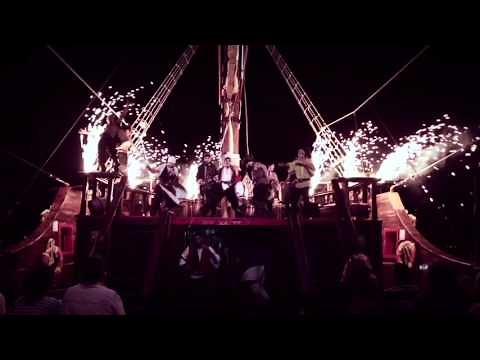 Jolly Roger pirate ship