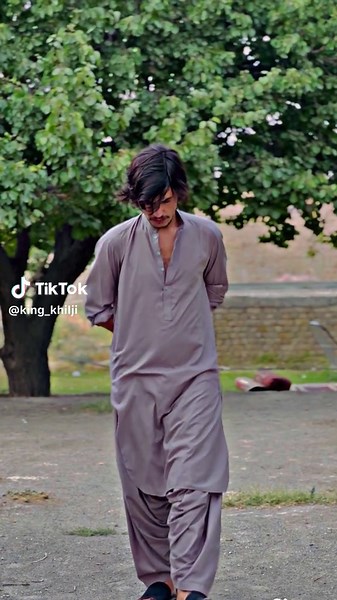 ‏🚬🖤 insta s_k_khiljii